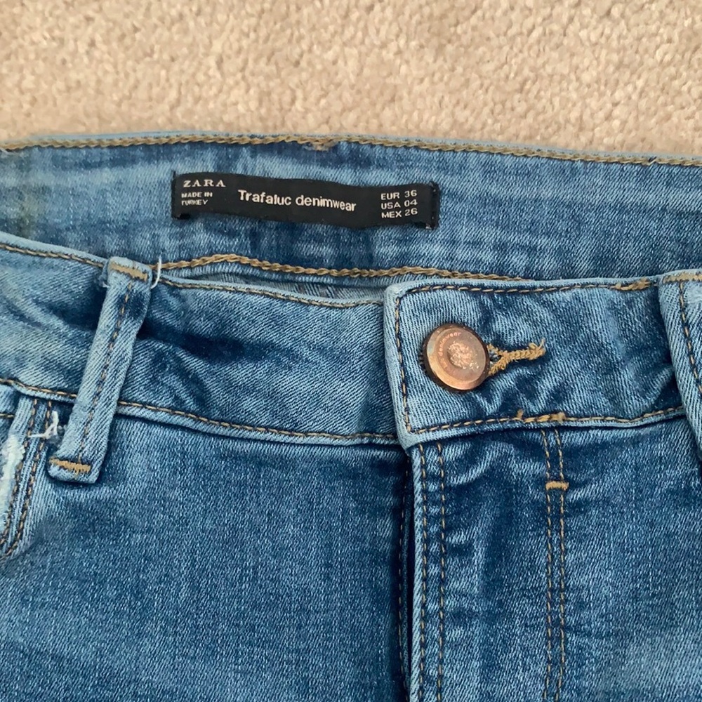 Zara Ripped Jeans - Picture 2 of 3
